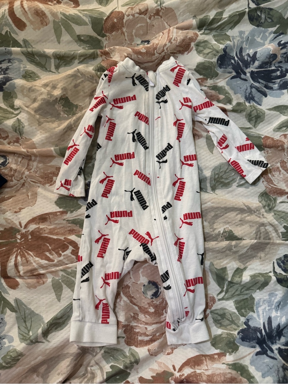 Puma Baby 3-6M Printed Footie Like New